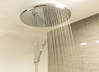 Rain Shower Equipped Baths in All Rooms