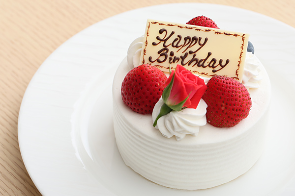 お誕生日や記念日など大切なひとときに彩りを添えるオーダーケーキ 愛知県名古屋のホテル予約なら ささしまライブのストリングスホテル名古屋